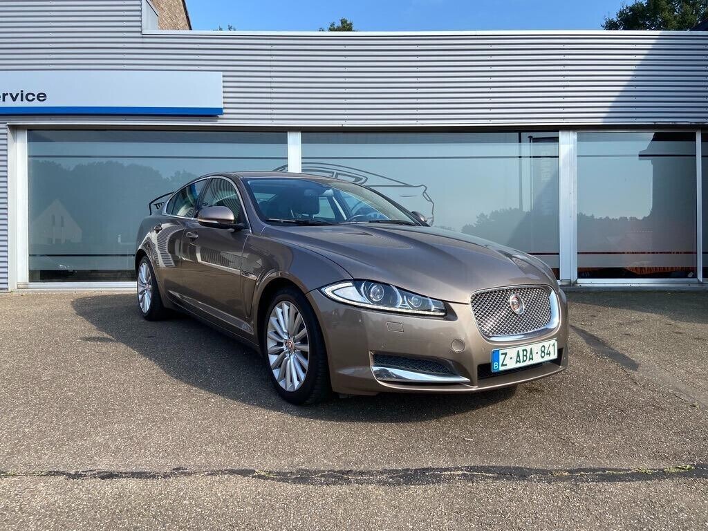 jaguar-xf-22d-1st-own-navi-camera-carnet-dentretie-big-2