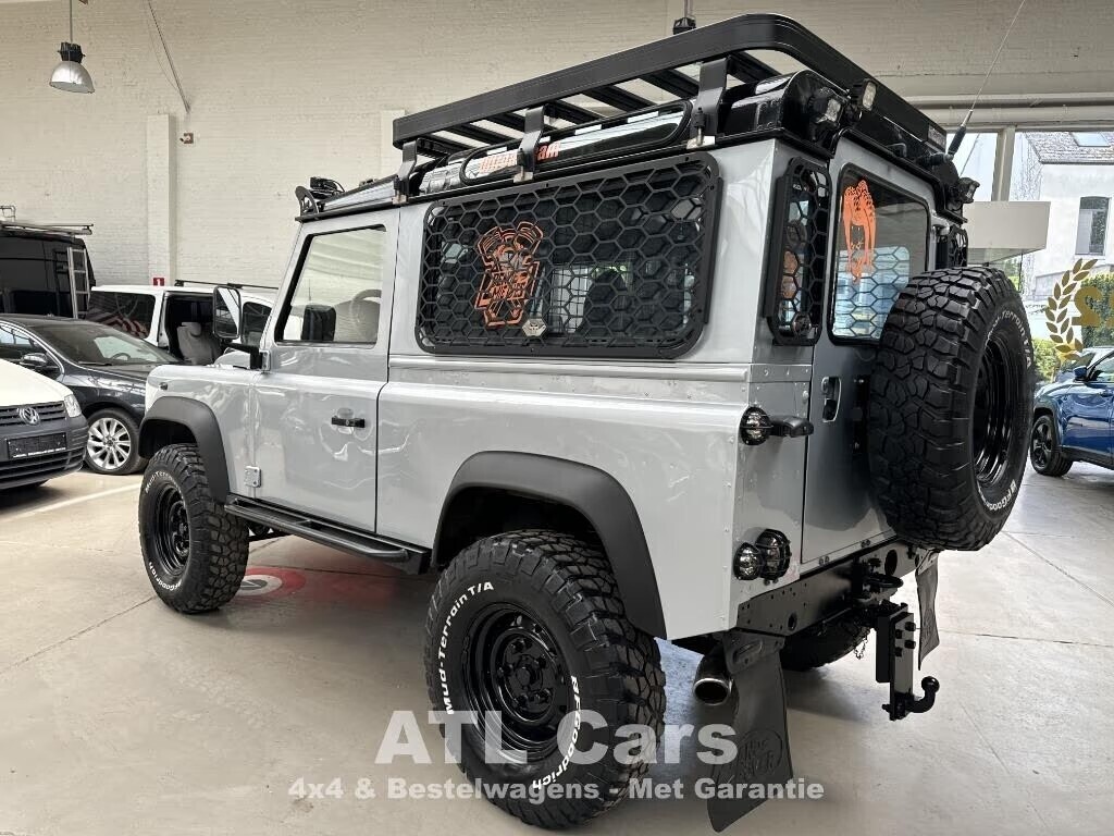 land-rover-defender-90-24-diesel-4x4-35t-trekvermoge-big-6