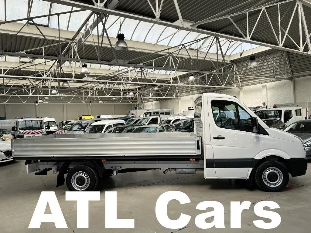 volkswagen-crafter-20-diesel-ex-overheid-lang-trekhaa-big-2