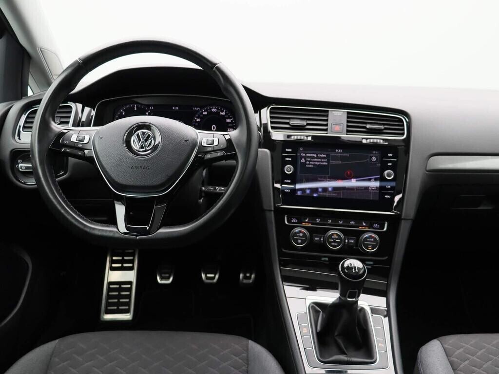 volkswagen-golf-variant-16tdi-pano-camera-pdc-va-nav-big-6