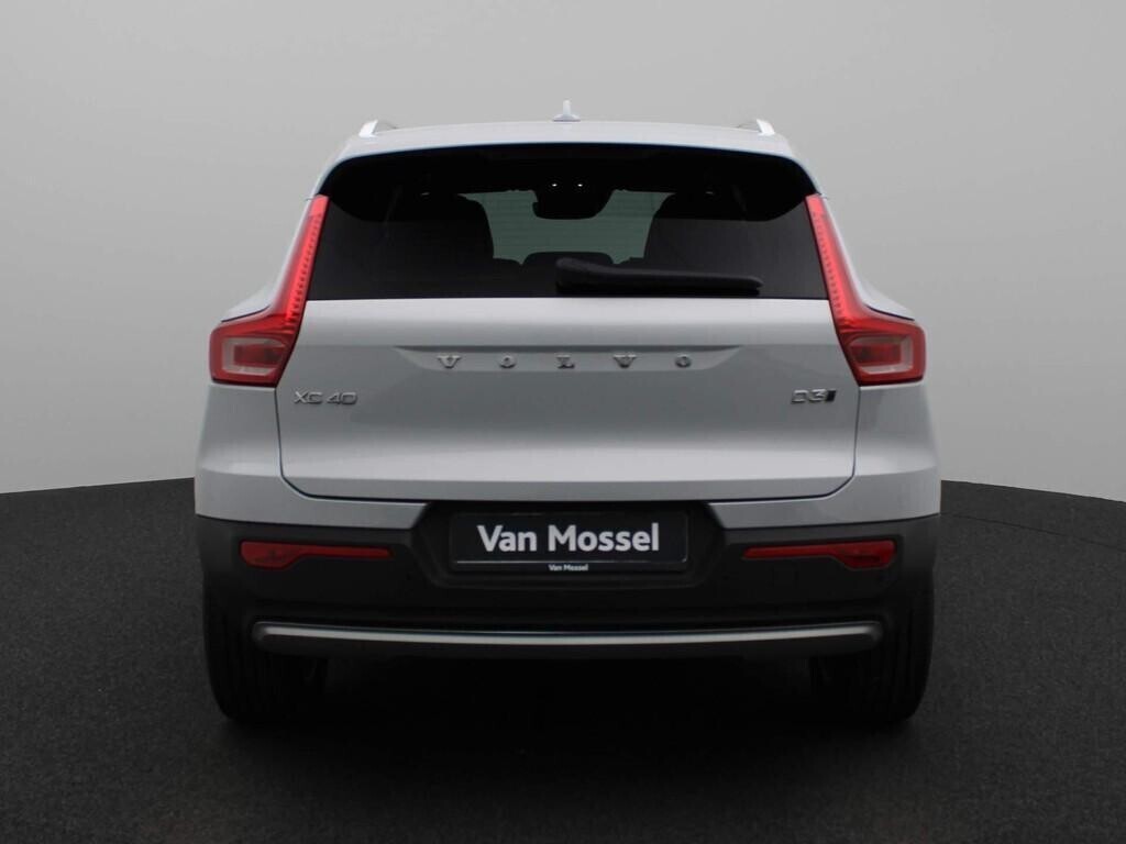 volvo-xc40-20-d3-awd-momentum-big-2