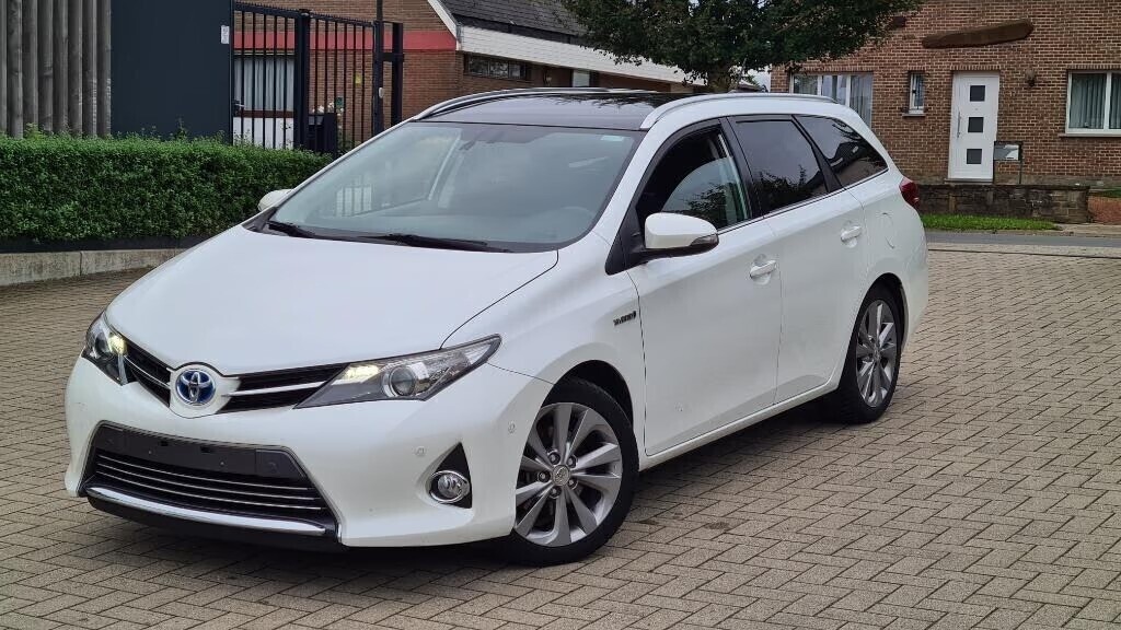 toyota-auris-hybrid-18-benzineelec-annee-2015-153000km-big-3