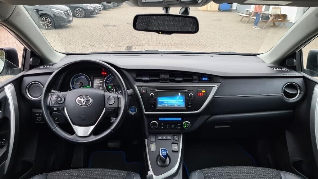 toyota-auris-hybrid-18-benzineelec-annee-2015-153000km-big-1