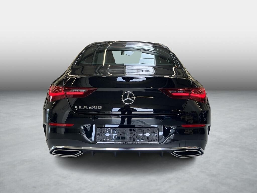 mercedes-benz-cla-klasse-200-coupe-amg-line-big-4