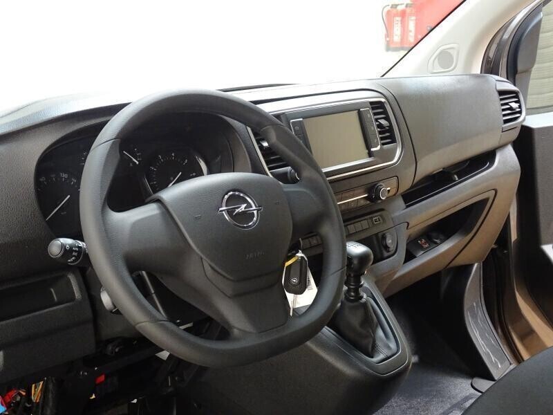 opel-vivaro-20d-edition-large-gps-camera-big-8