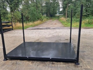 Stapelrek 300x200 cm met traanplaat zwart excl. rongen