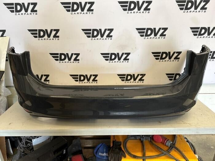 achterbumper-van-een-volkswagen-golf-li7f-big-2