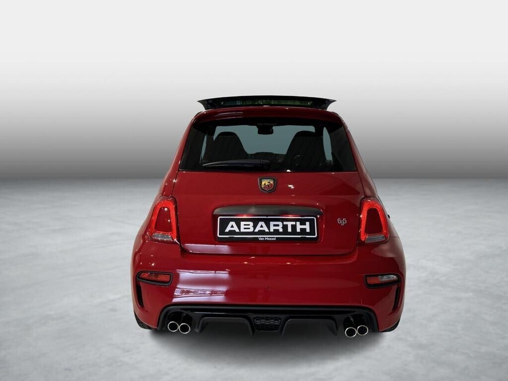 abarth-695-my22-695-big-4