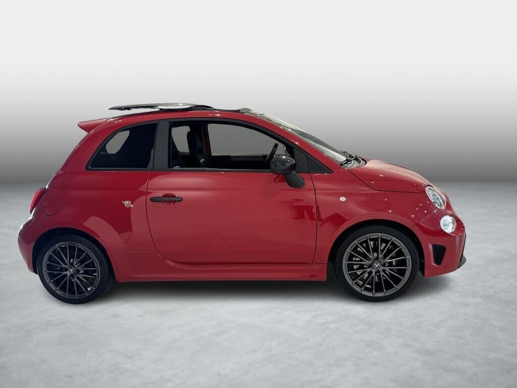 abarth-695-my22-695-big-3