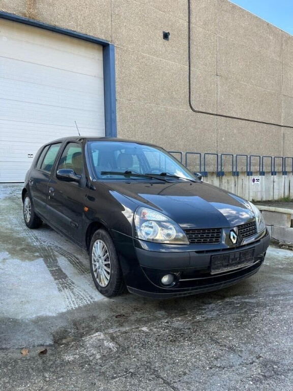 renault-clio-12i-privilege-big-4