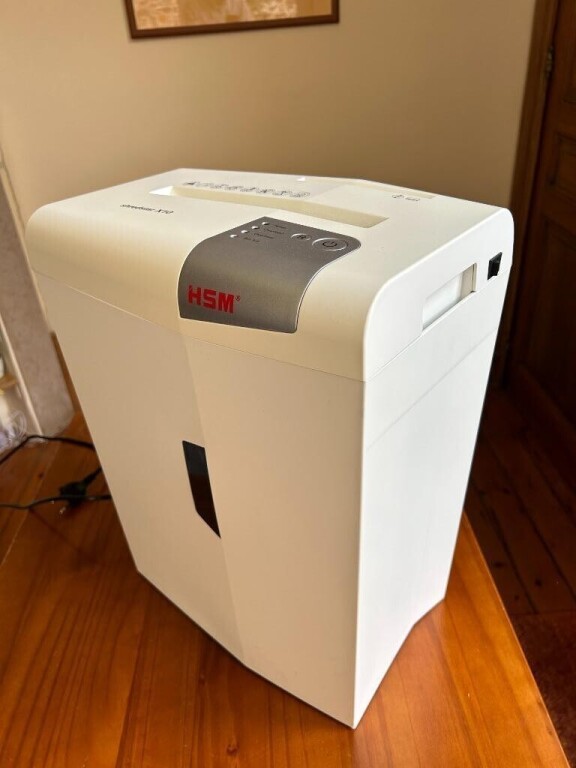 document-shredder-hsm-shredstar-x10-big-1