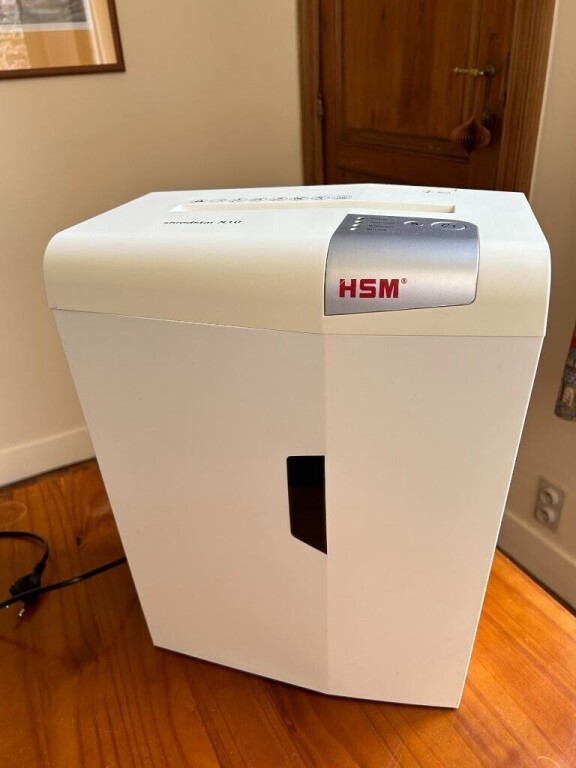 document-shredder-hsm-shredstar-x10-big-0