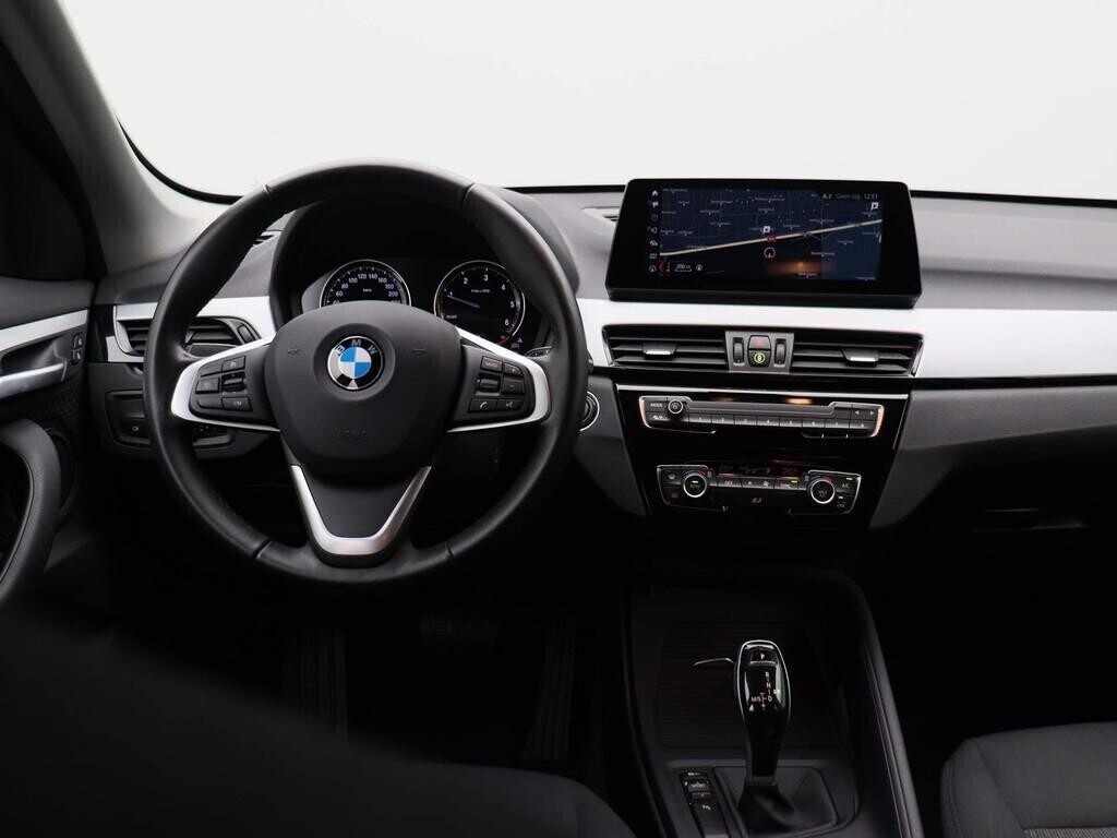 bmw-x1-sdrive18d-executive-big-8