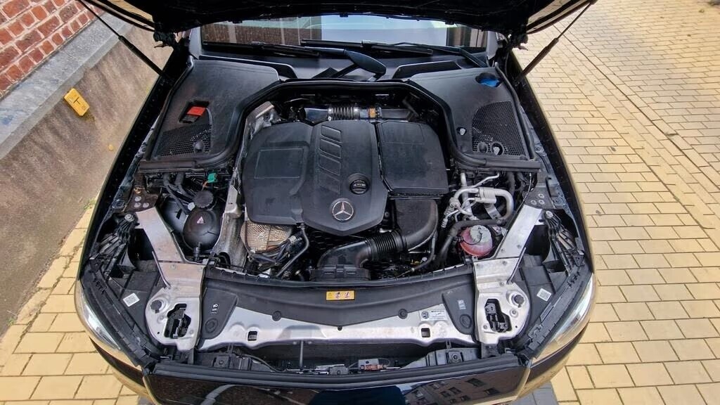 mercedes-e300de-amg-line-eq-power-big-5