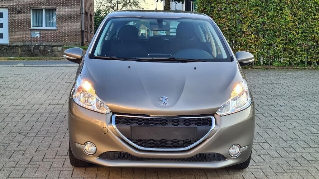 peugeot-208-gps-benzine-euro-5b-lez-2030-ok-annee-2014-14-big-7