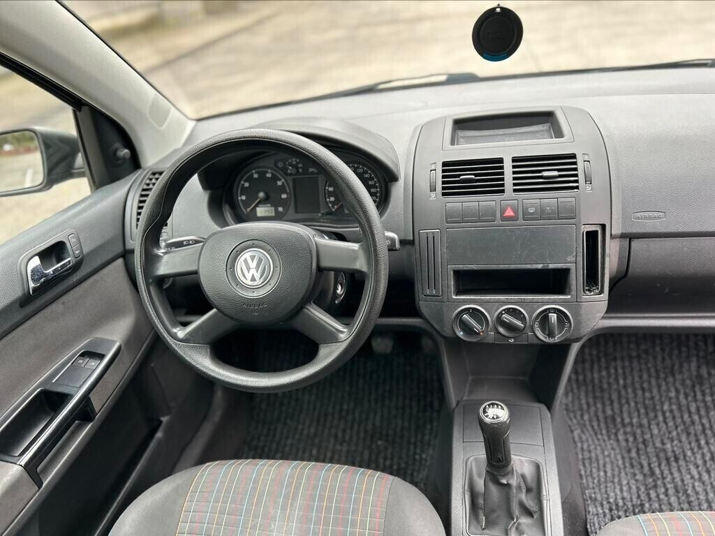 volkswagen-polo-12i-66000km-big-6