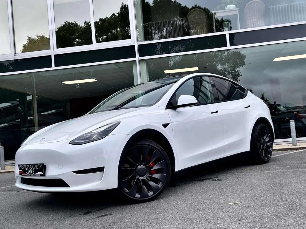 tesla-model-y-performance-trekhaak-slechts-12996-km-big-3