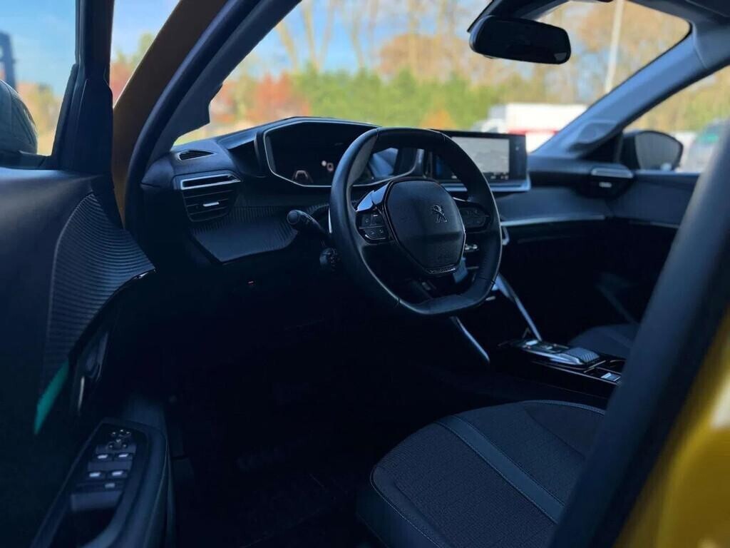 peugeot-208-faro-yellow-carplay-camera-virtual-14000-big-7