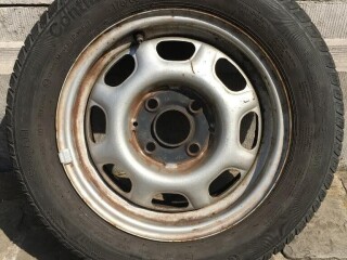 1 jante originale VW 4x100 1 pneu Continental 175/65 R 13