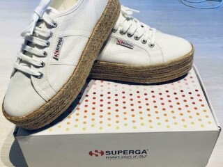 Superga * Pointure 40 * 70€ * NEUVES * Livraison gratuite BX