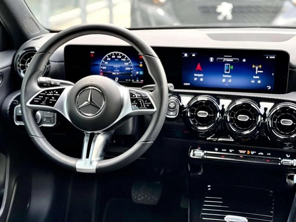 mercedes-benz-a-class-180-facelift-2023-camera-zetelve-big-7