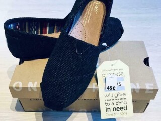 Toms * Pointure 36 1/2 * 35€ * NEUVES * Livraison Bruxelles