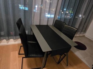 Table with 5 chairs