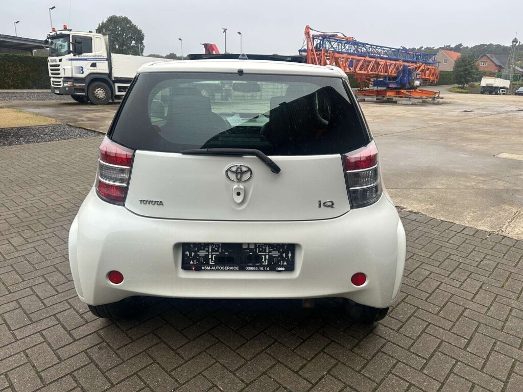 toyota-iq-133i-vvt-i-premium-multidrive-1-owner-automatic-big-6