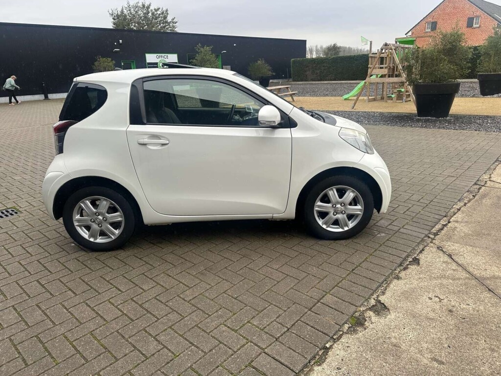 toyota-iq-133i-vvt-i-premium-multidrive-1-owner-automatic-big-3