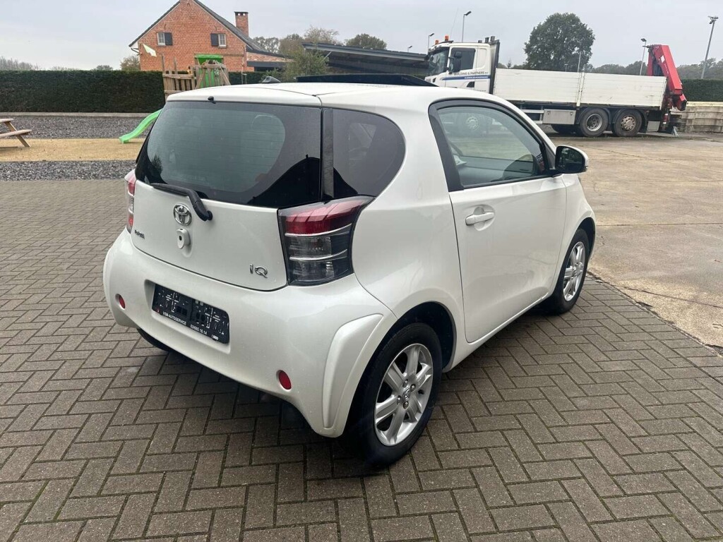 toyota-iq-133i-vvt-i-premium-multidrive-1-owner-automatic-big-4