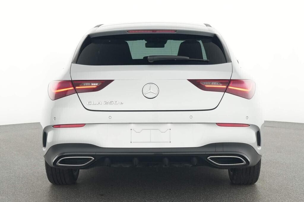 mercedes-benz-cla-klasse-250-e-shooting-brake-amg-line-tre-big-3