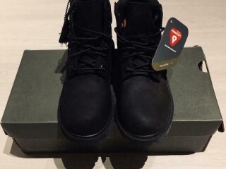 Timberland * Pointure 31 * 65€ * NEUVES * Livraison BXL