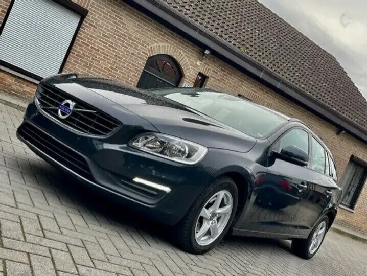 volvo-v60-20-d2-kinetic-big-9