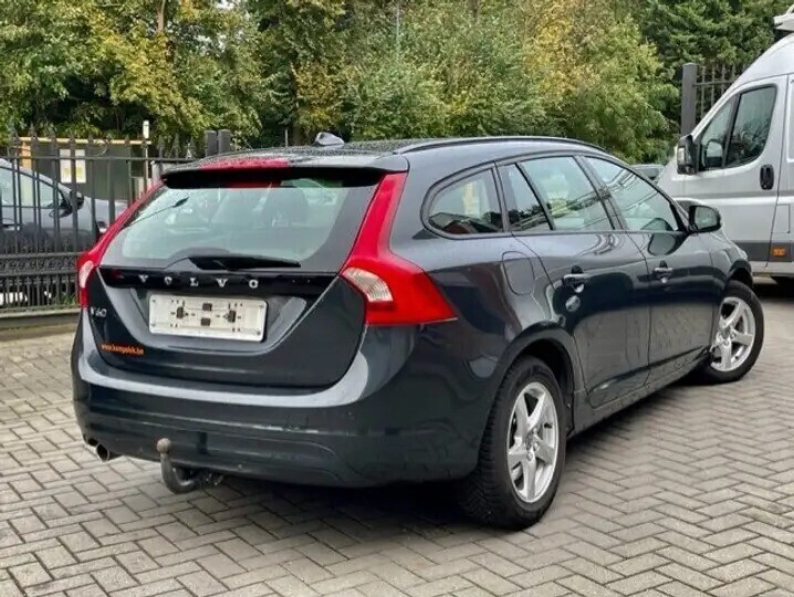 volvo-v60-20-d2-kinetic-big-4