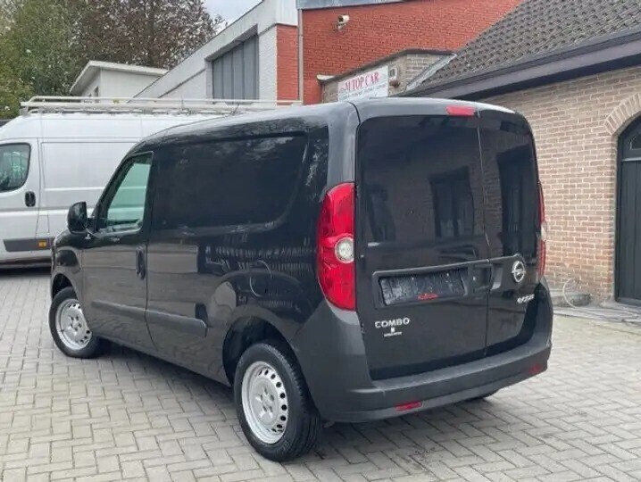 opel-combo-bwjr-2018-euro6-eur7500bxt-big-4