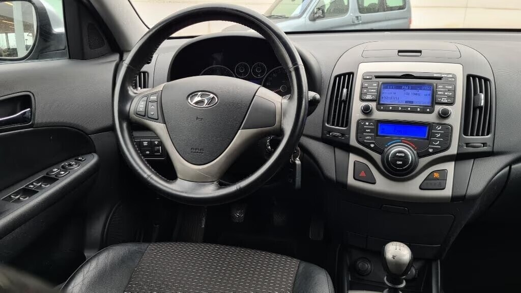 hyundai-i30-14-benzine-80kw-euro-4-lez-2030-ok-annee-2008-big-4