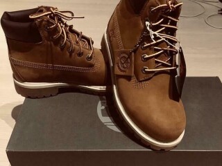 Timberland * Pointure 31 * 65€ * NEUVES * Livraison BXL