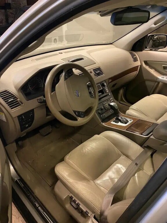 volvo-xc90-30i-7-seaters-automatic-broken-big-3