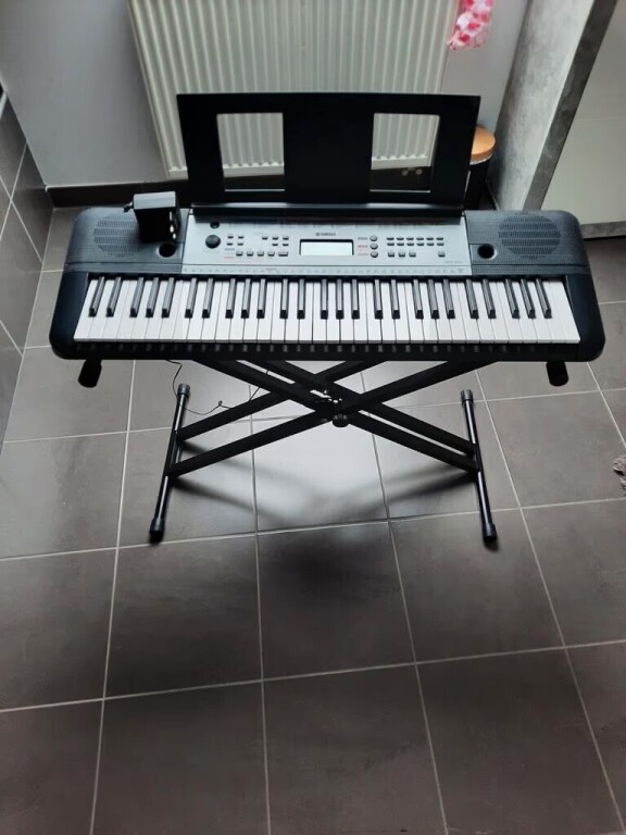 orga-yamaha-avec-clavier-big-0