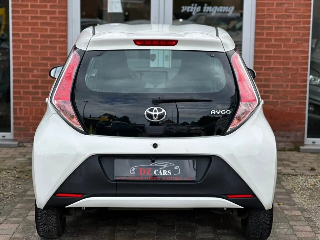 toyota-aygo-10i-69pk-apple-carplay-camera-bluetooth-big-8