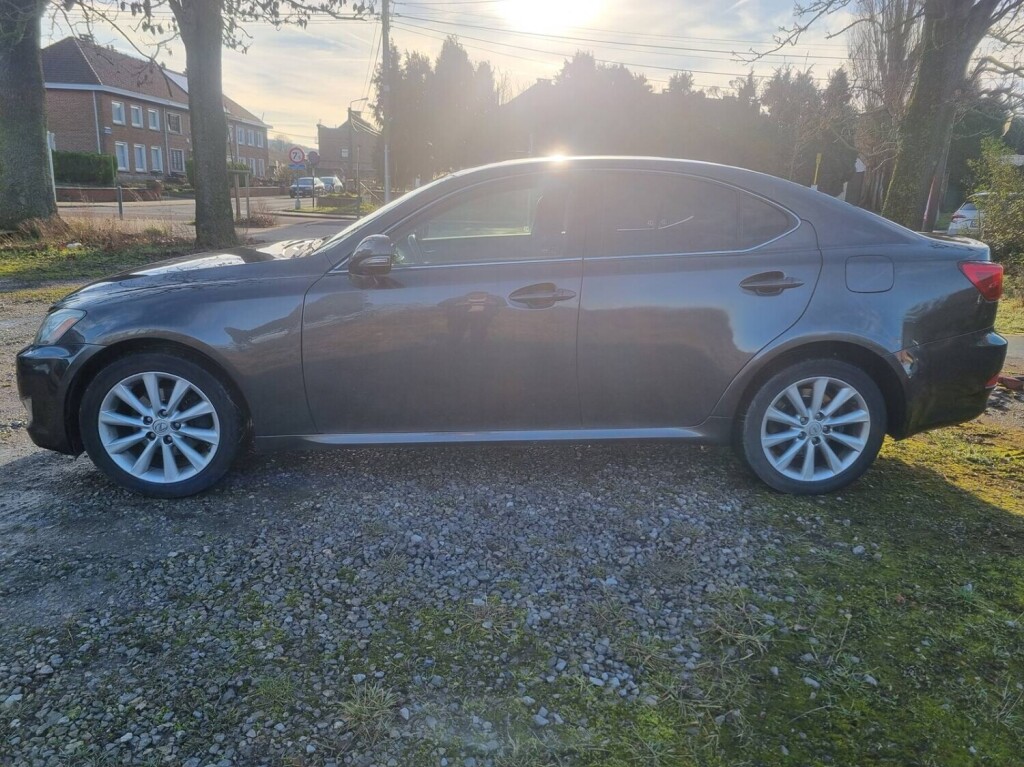 lexus-is220d-177cv-130kw-gps-airco-cruise-camera-jantes-alu-big-4