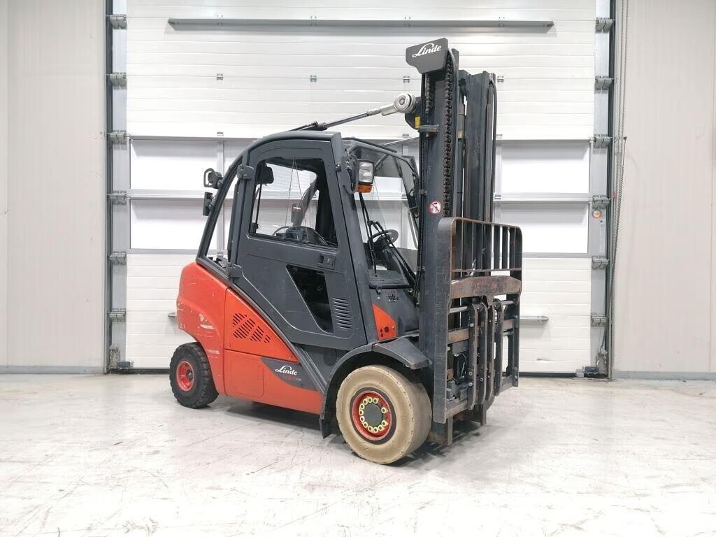 linde-h30cng-02-big-4