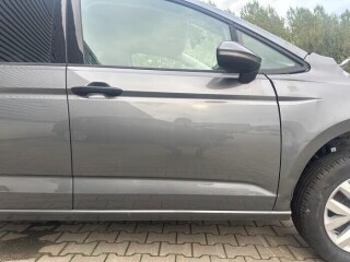 Portier 4Deurs rechts-voor van een Volkswagen Touran (LD7R)