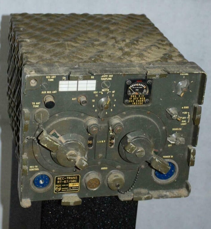 radio-militaire-philips-rt67-big-3